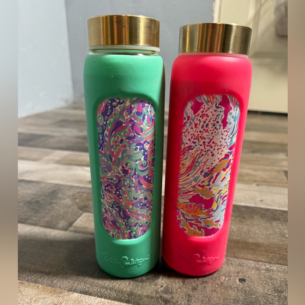 Lilly Pulitzer Glass Water Bottle‎ Set w/ Silicone Sleeve & Gold Lid Floral